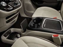 Chrysler-Pacifica_2017_1280x960_wallpaper_23