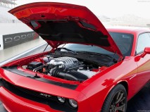 Dodge-Challenger_SRT_Hellcat_2015_1280x960_wallpaper_24
